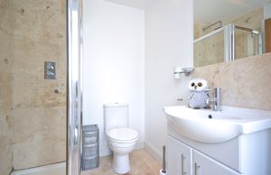 En-suite- click for photo gallery
